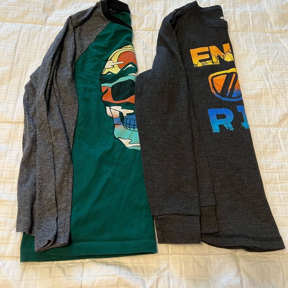 Old Navy Boys Long sleeve shirts 10-12 (2 pack) - Picture 2 of 8